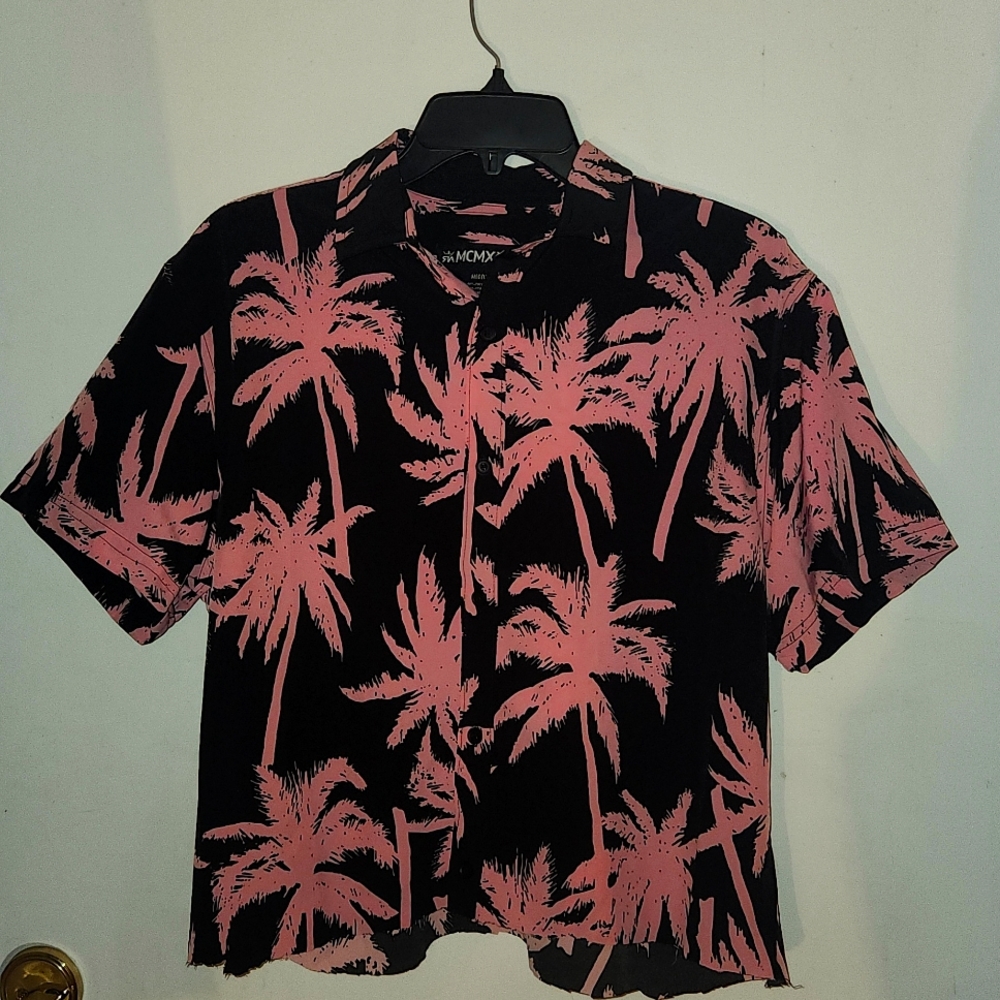 Casual Pink and Black cropped button down